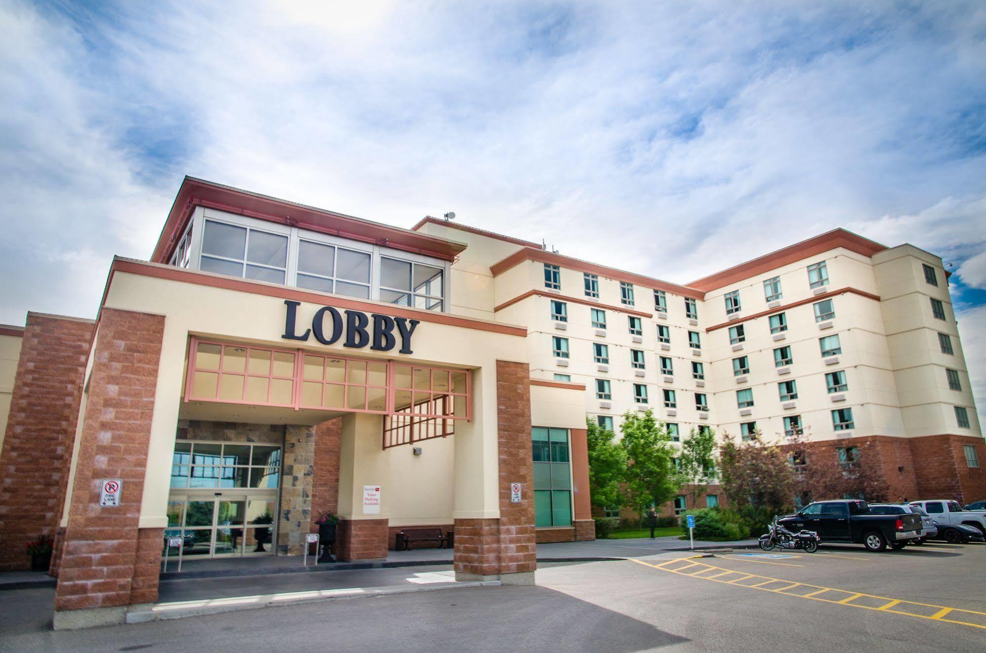 Deerfoot Inn And Casino Calgary Exterior photo